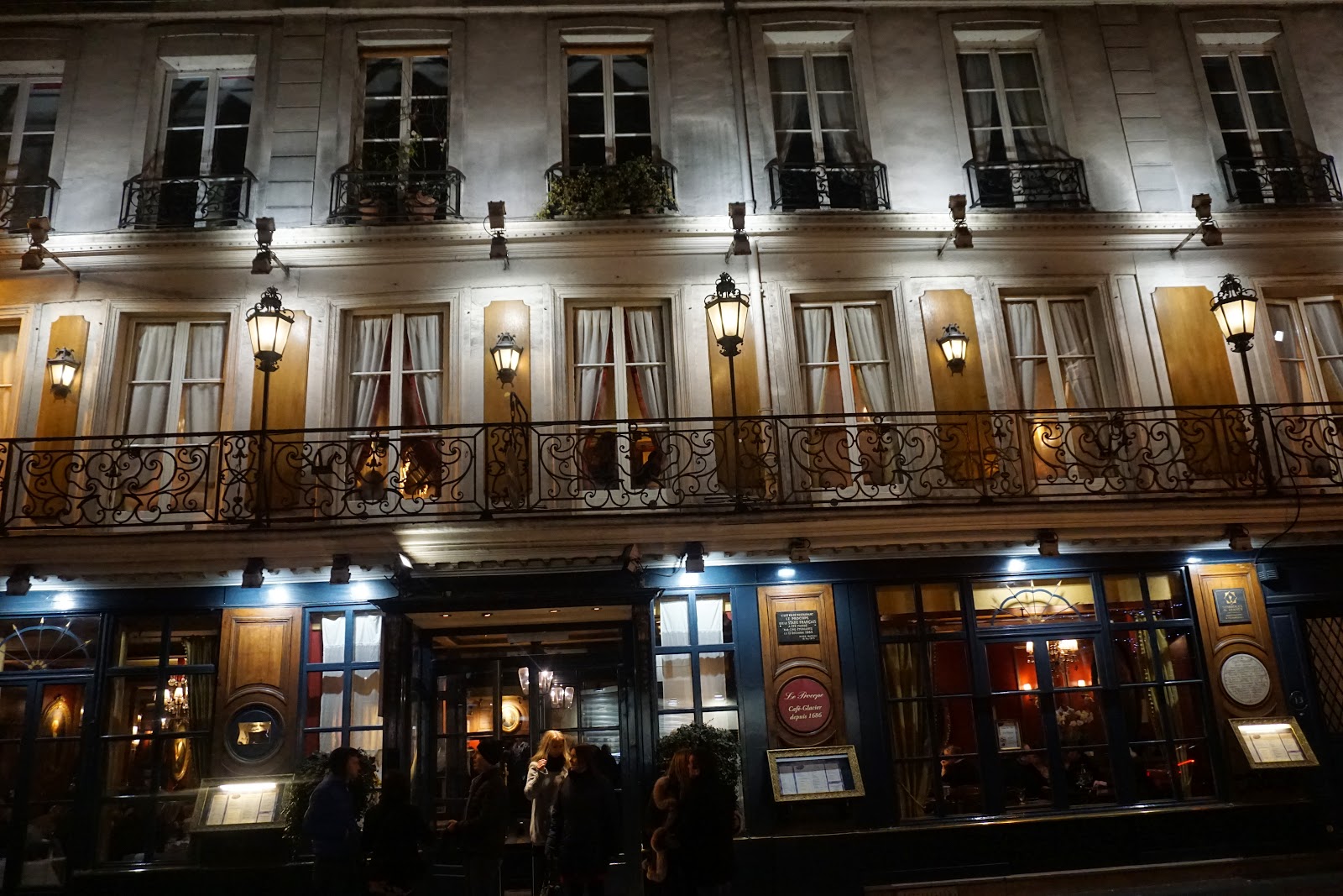3 Rue De L Ancienne Comédie 75006 Paris Paris' Oldest Cafe (now an expansive restaurant) Le Procope is packed