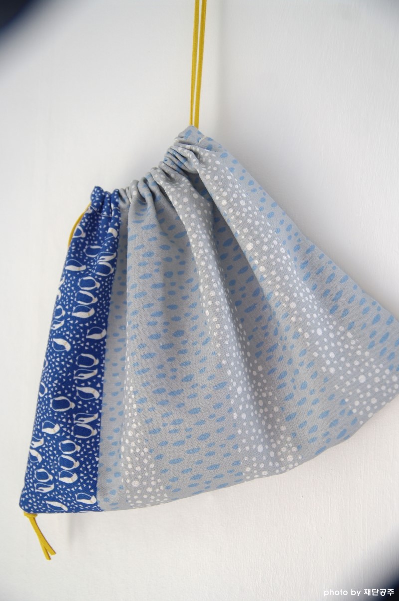 How to sew a simple bag with a drawstring. DIY Gift Idea!