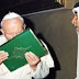 Secondo Benedetta Frigerio, Giovanni Paolo II avrebbe benedetto l'uso della armi contro l'Islam per «contenere l'invasione» d'Europa