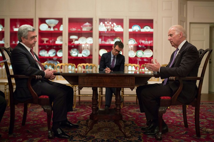Biden se reúne con el Presidente Sarkisian