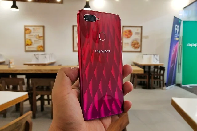 OPPO F9 Design Review