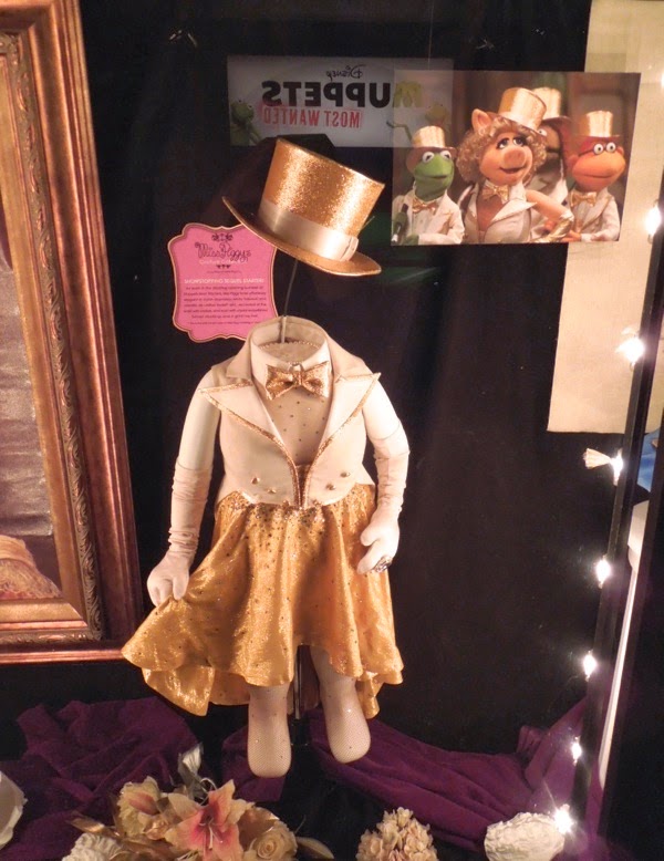 Muppets Most Wanted Miss Piggy opening number costume