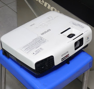 Proyektor Epson EB-X200 Second di Malang