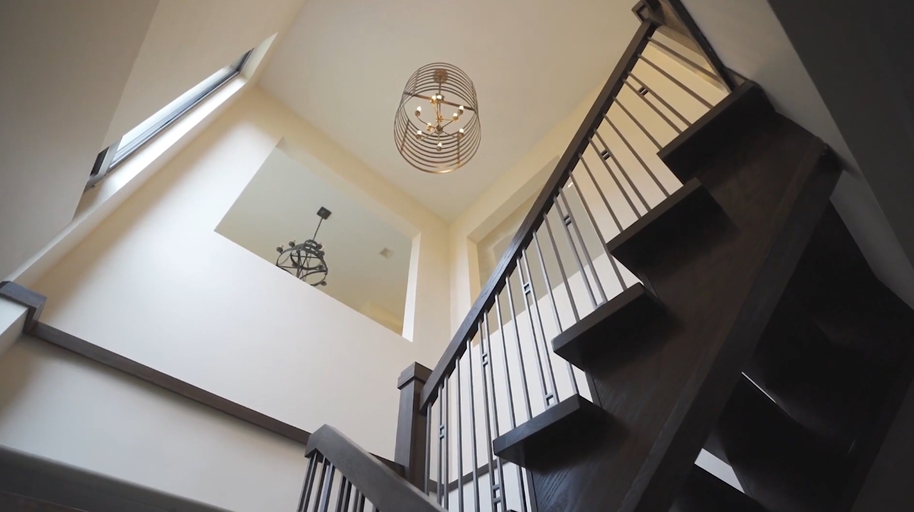 19 Photos vs. 147 Bethel Lake Ct, Sudbury, ON Mansion Interior Design Tour