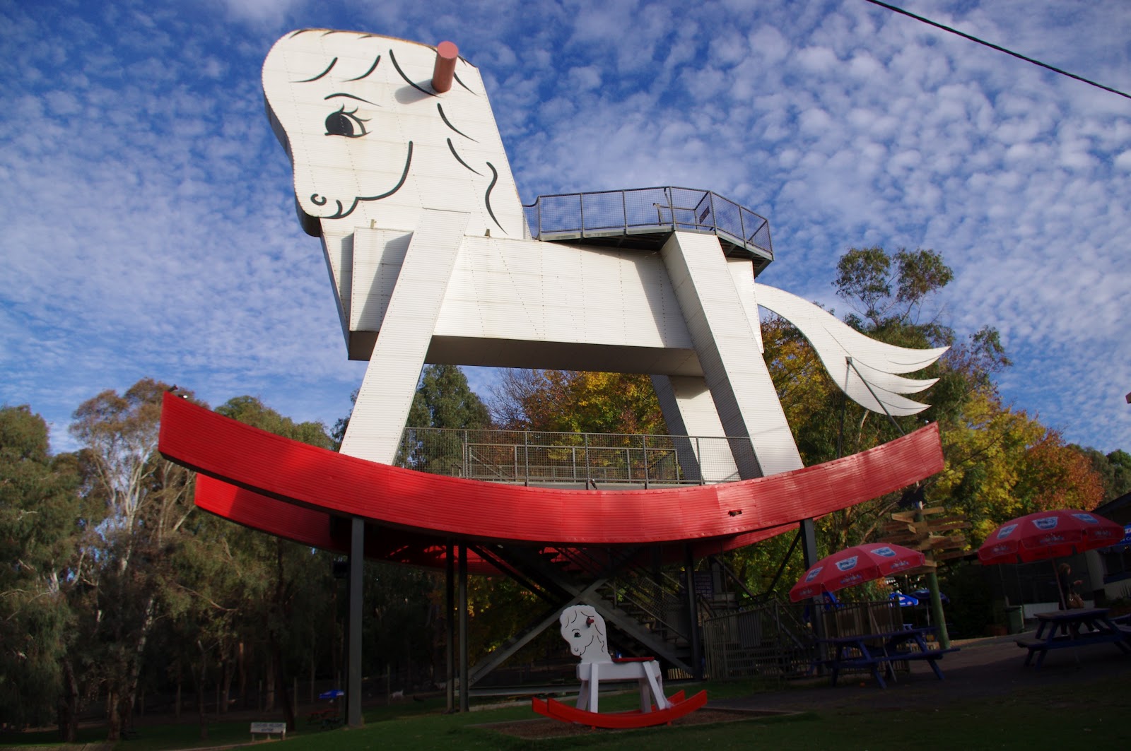 Geoff Thompsons Blog: World's Largest Rocking Horse