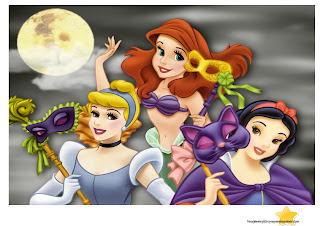 Ariel, blancanieves, la cenicienta con mascaras de halloween