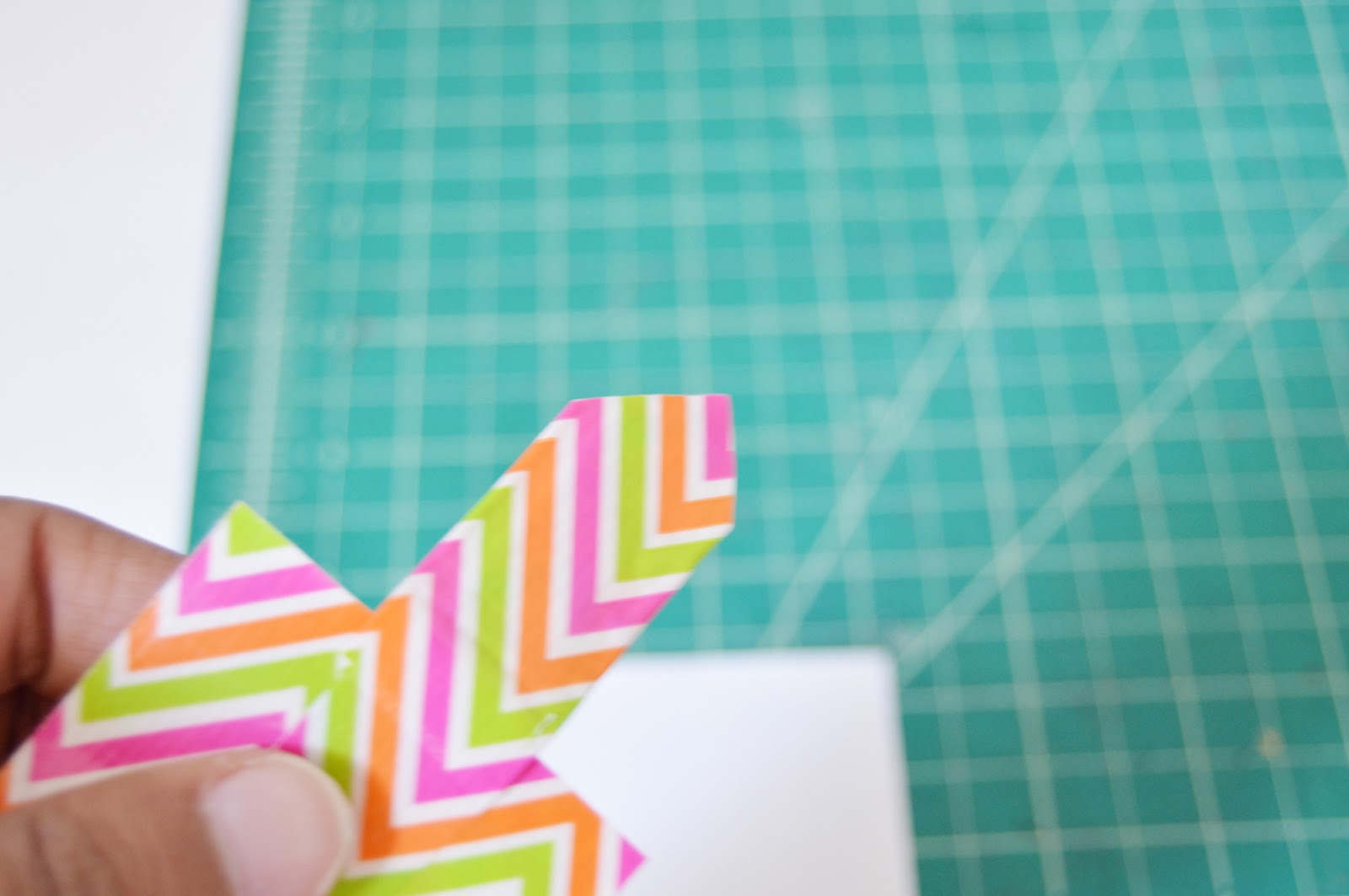 Vikalpah DIY Luggage Tag using duct tape