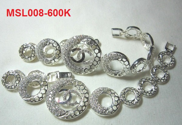 www.trangsuc.top - Lắc tay đính đá trắng cao cấp MSL008 - Giá: 600,000 VNĐ - Liên hệ mua hàng: 0906846366(Mr.Giang)