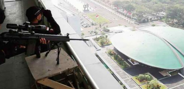 Pekerja di Gedung DPR Serba Resah Ketakutan, Peluru Nyasar Bisa Datang Tiba-tiba Pekerja di Gedung DPR Serba Resah Ketakutan, Peluru Nyasar Bisa Datang Tiba-tiba