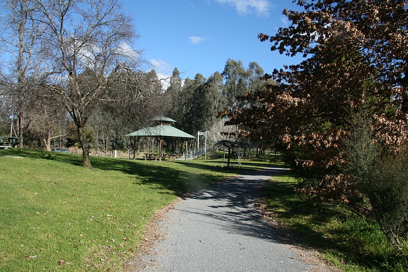 TRACKS, TRAILS AND COASTS NEAR MELBOURNE Myrtleford Loop Trail