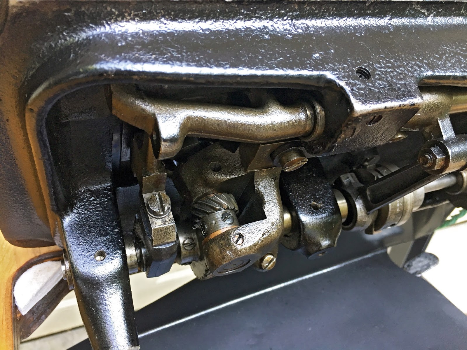 The Project Lady - Singer 111w152 Industrial Sewing Machine Project