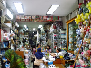 Rajut Merajut, toko benang offline, belanja benang, beli benang, benang rajut, pasar pagi asemka