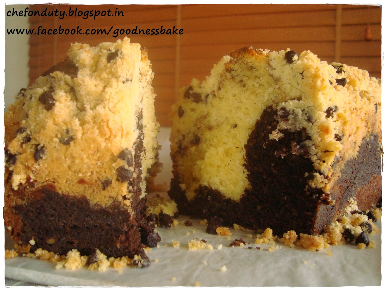 Marbled chocolate crumble cake