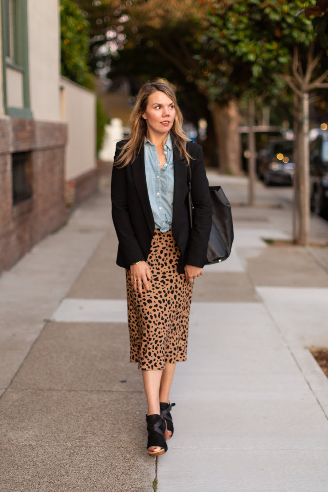 transaktion Mekanisk Kom forbi for at vide det How to wear a leopard skirt to work - Cheryl Shops