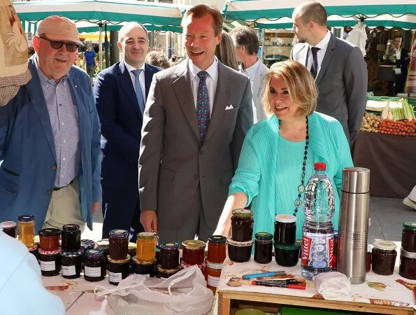 Grand Duke Henri, Grand Duchess Maria Teresa and Luxembourg Mayor Lydie Polfer visited an open-air market