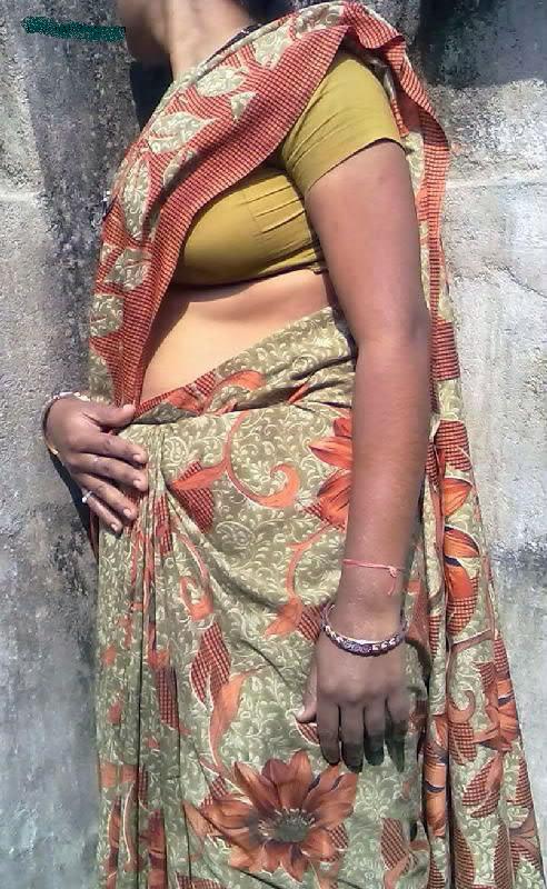 Mature Indian Pussy Saree - Nude Indian Girls: indian servant saree lifting show her ass ...