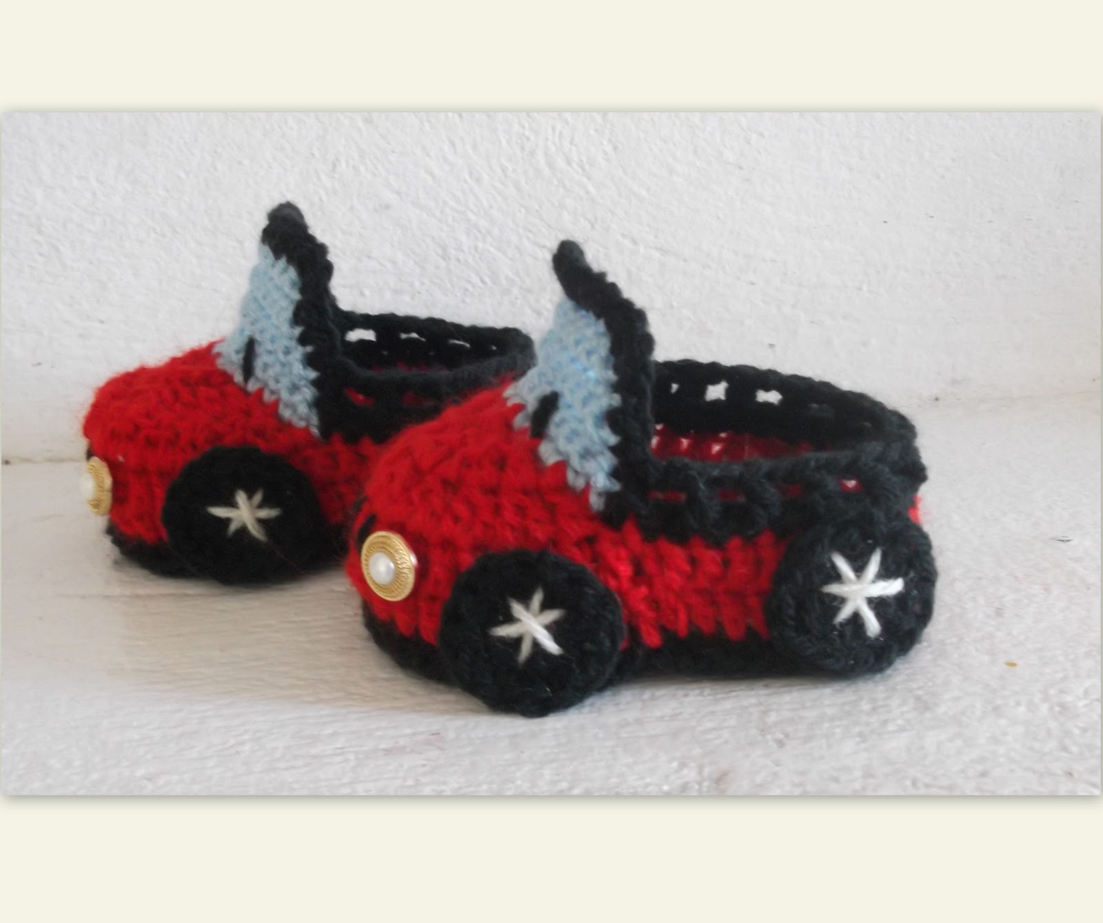 Baby Booties free online crochet pattern from crochet kitty