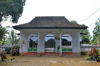 makam syekh maulana maghribi batang