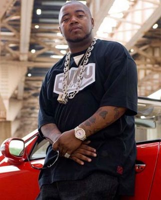 [twista-next-to-car.jpg]