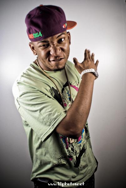 [Mic+T+smack+back.jpg]