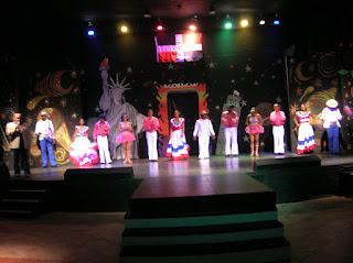 Teatro, espectáculo, hotel vista sol, playa punta cana, republica dominicana, caribe,  activities vista sol hotel, Punta Cana, Dominican Republic, caribbean, activités,  Hotel vista sol Punta Cana, République Dominicaine, Caraïbes, vuelta al mundo, round the world, La vuelta al mundo de Asun y Ricardo