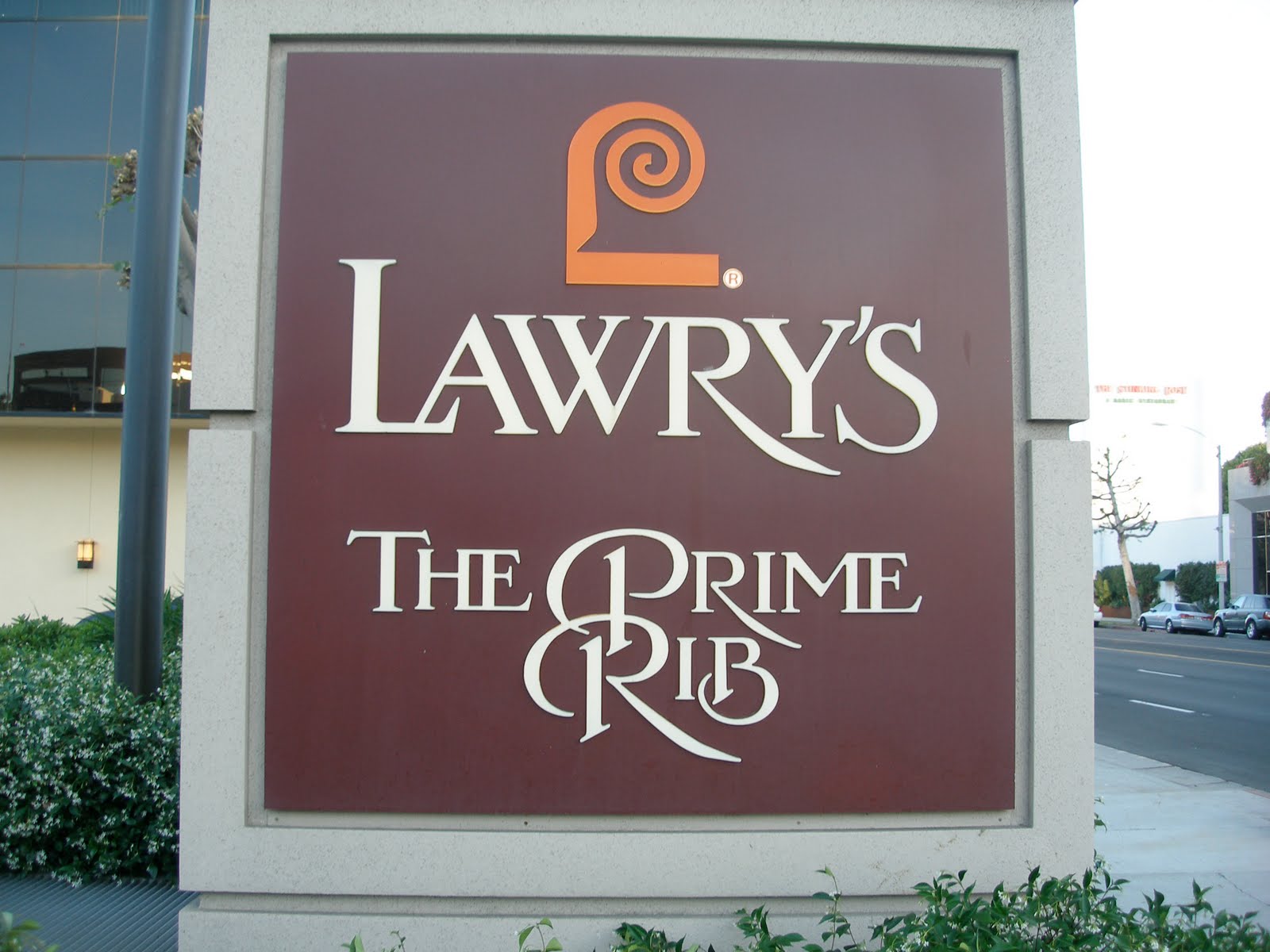 Traveler's Restaurant Guide LOS ANGELES (BEVERLY HILLS), CA. LAWRY'S