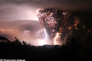 Amazing pictures - The lightning storm that engulfed an erupting volcano