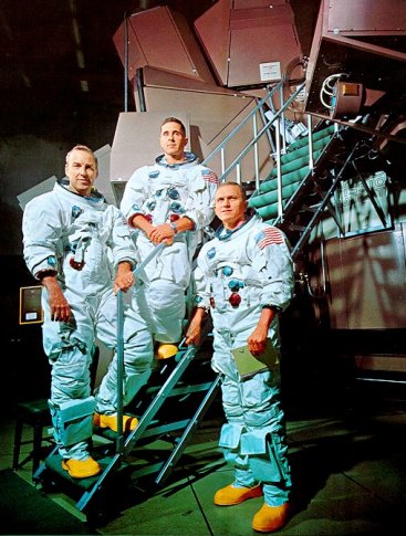 [Apollo8-Crew_l.jpg]