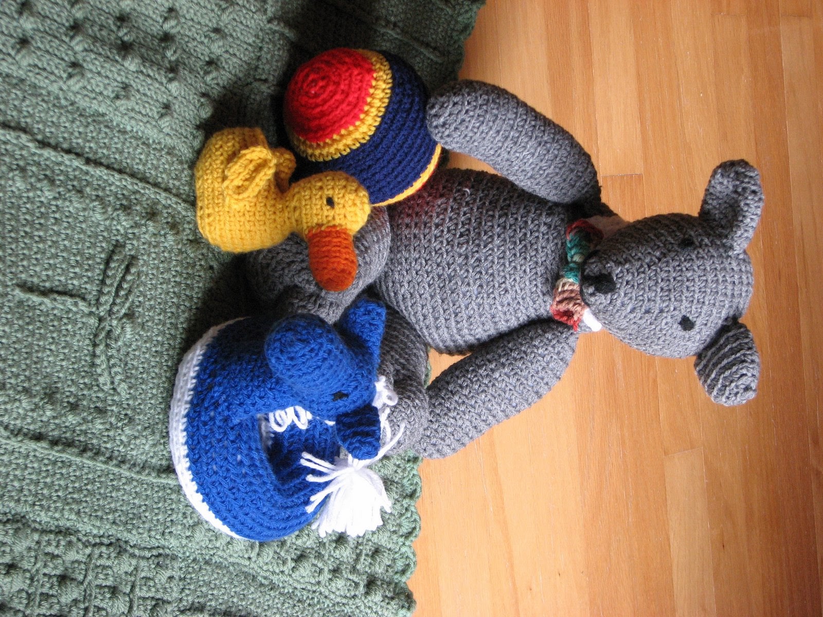 [bear+dragonfly.JPG]