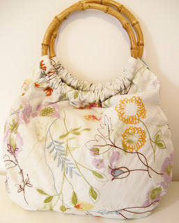 DIY purse, DIY handbag, handmade handbag, handmade purse, embroidered fabric, round purse handles, bamboo purse handles, easy sewing project