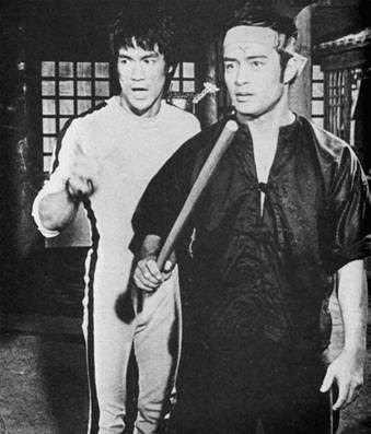 bruce_lee_et_dan_inosanto_ce06ad53b41f63d692e415129df460d0.jpg