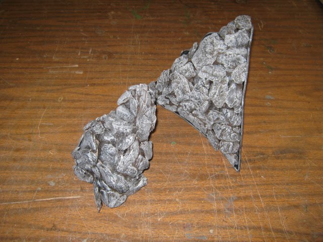 Paul's Model Railroad: Cliff face tutorial