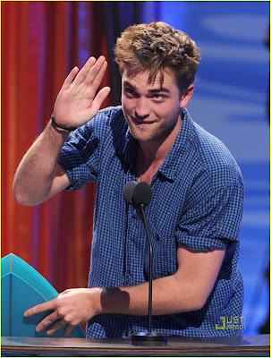 Robert Pattinson Awards on Twistar  Robert Pattinson At The Teen Choice Awards