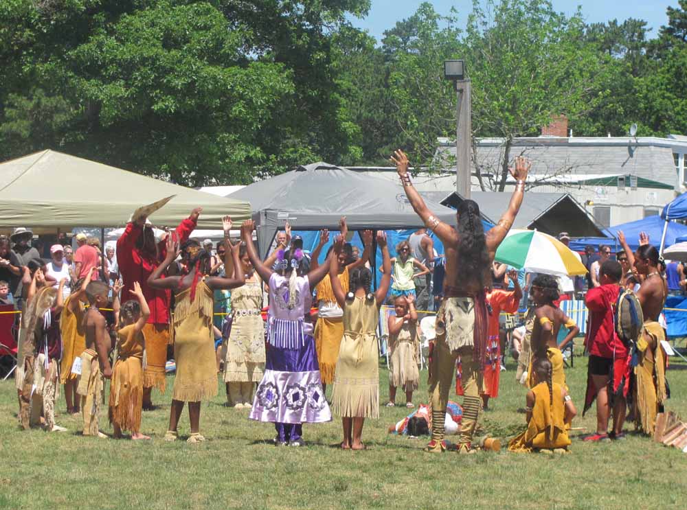 Zhe shi wo ying The Wampanoag Powwow