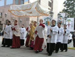 [250px-Procession_with_blessed_sacrament_1.jpg]