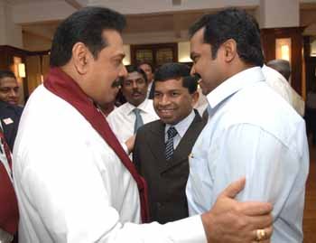 [MR-Pillayan-Karuna-20081222.jpg]