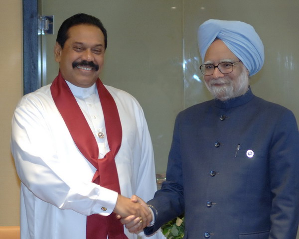[Mahinda+Rajapakse+with+Dr_+Manmohan+Singh.jpg]