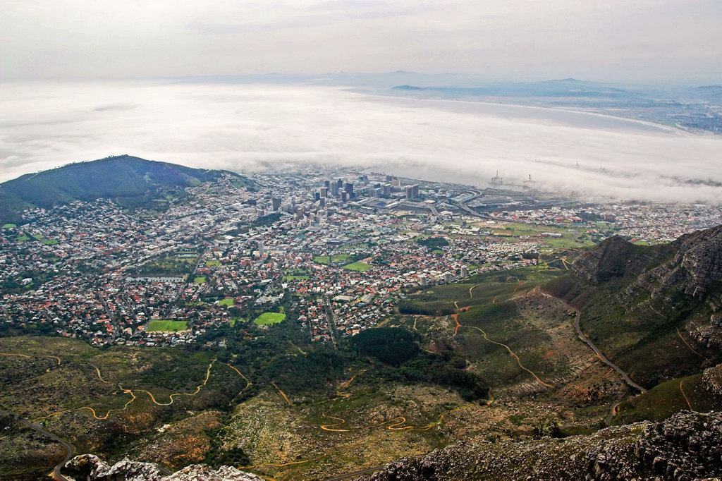 [Cape+Town+fog_resize.jpg]