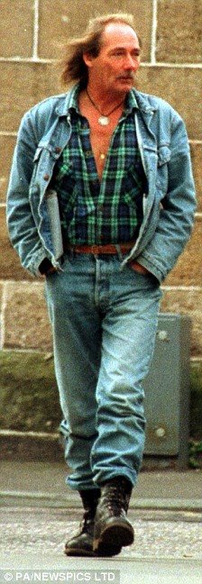 [Daily+Mail+Hewlett.jpg]