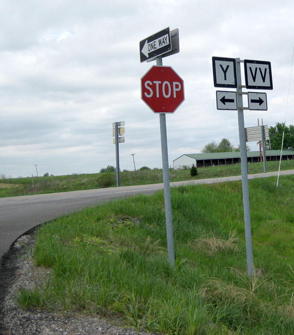 [kansas-roadsigns-make-no-sense.jpg]