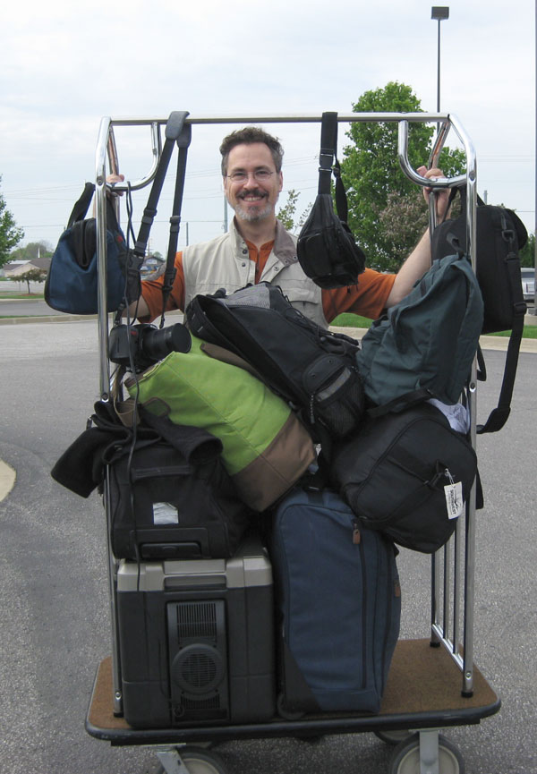 [dan-hauling-loot.jpg]