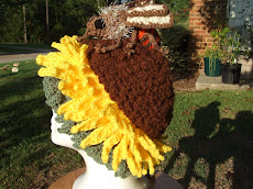 My crocheted sunflower hat with Beatrice Bee