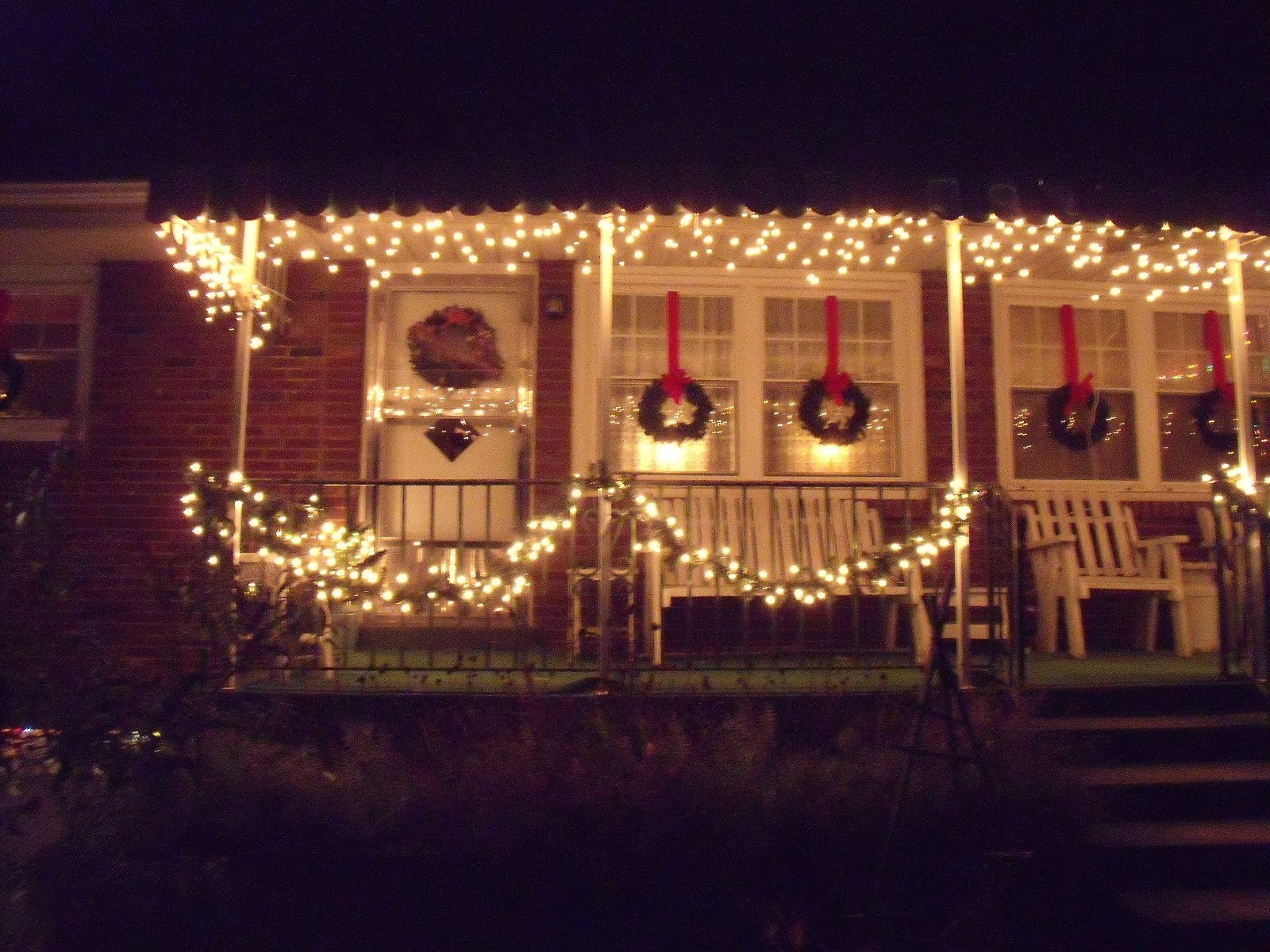 [christmas+2009+house.JPG]