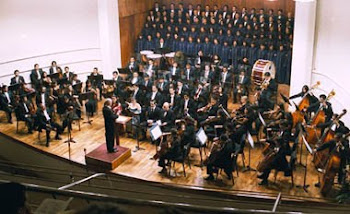 los 160 músicos de la Sinfónica Nacional interpretan a Mozart