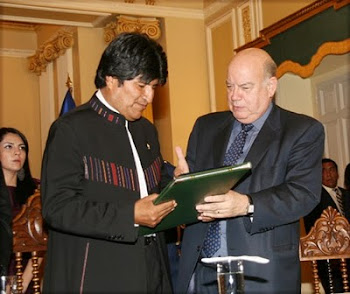 el chileno de la OEA vino a Bolivia a darle un espaldarazo al indígena presidente