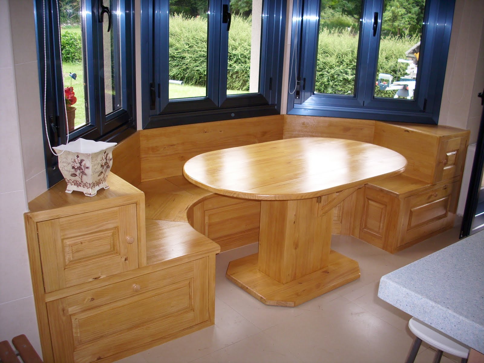 Daniel Ferreira Carpintero Ebanista: Un comedor a medida con espacio de