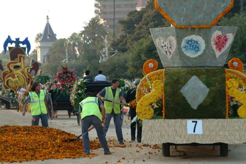 [BF+cargando+bombas.jpg]