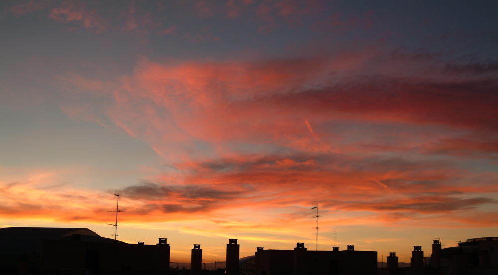 [a+nuven+rojo+int.jpg]