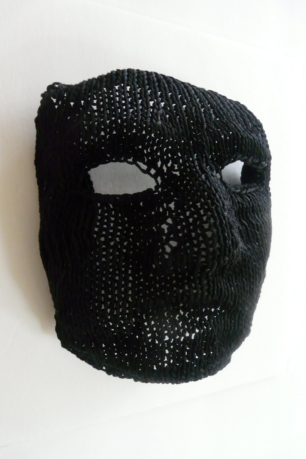 Нейлоновая маска. Подшлемник мото. Нейлоновый шлем. Маска нейлон. Balenciaga face mask.