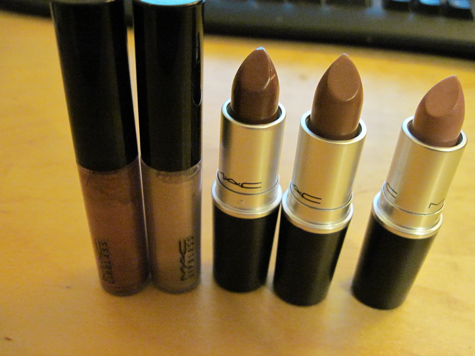 [Mac+All+Ages,+All+Races,+All+Sexes+Swatches+and+Review+4.jpg]